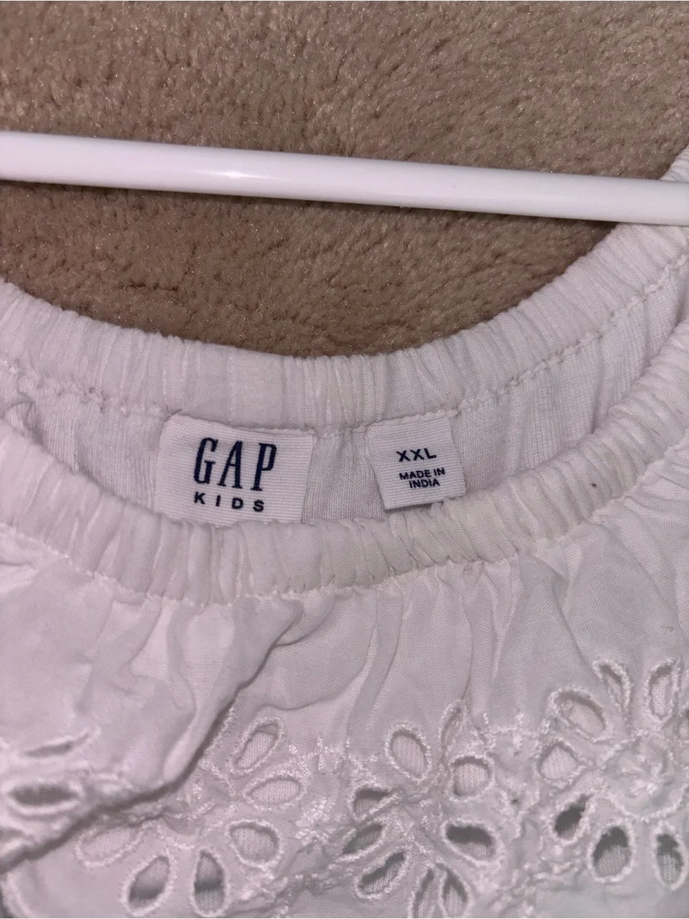GAP sleeveless white